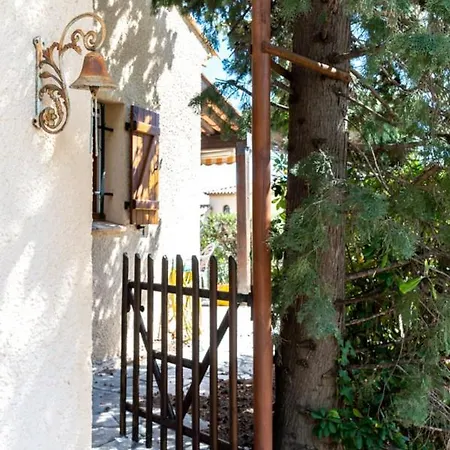 Cosy Studio Just A Stone's Throw From The Beach * Sainte-Maxime