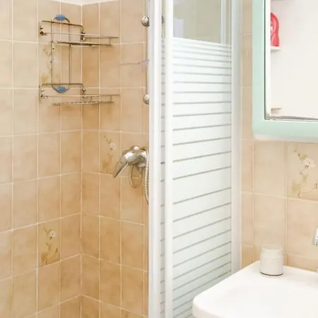 Cosy Studio Just A Stone's Throw From The Beach
