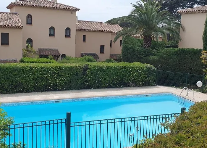 Cosy Studio Just A Stone's Throw From The Beach דירה סן-מקסים