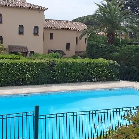 Cosy Studio Just A Stone's Throw From The Beach Appartement Sainte-Maxime