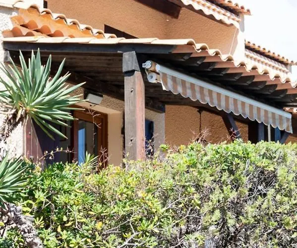 Cosy Studio Just A Stone's Throw From The Beach Апартаменти *